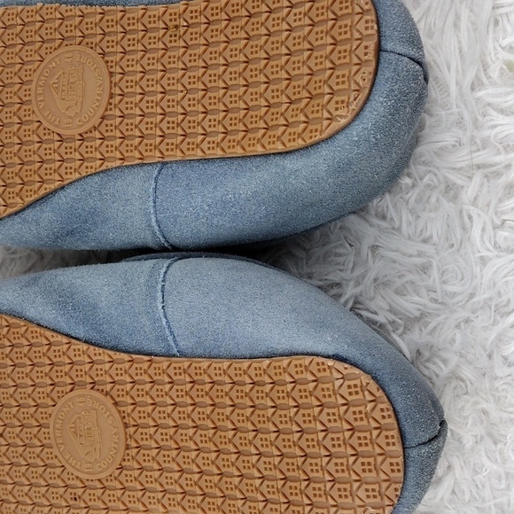 The Vermont Country Store Blue Suede Leather Floral Embroidered Slip On Slipper - Picture 9 of 16